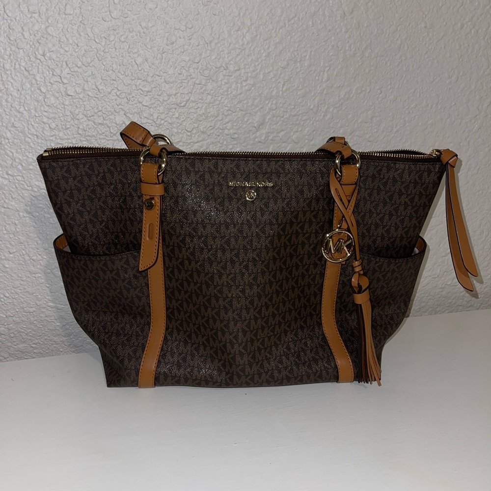 Michael Kors Sullivan Medium Logo Top-Zip Tote Bag